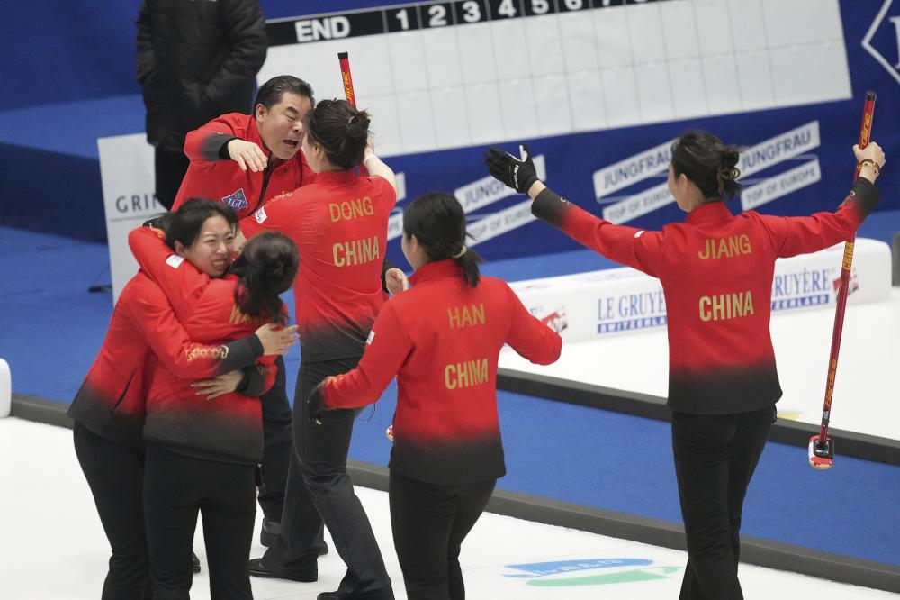 官方：沙特裁判组执法成都客战神户胜利船，胡维什担任主裁判